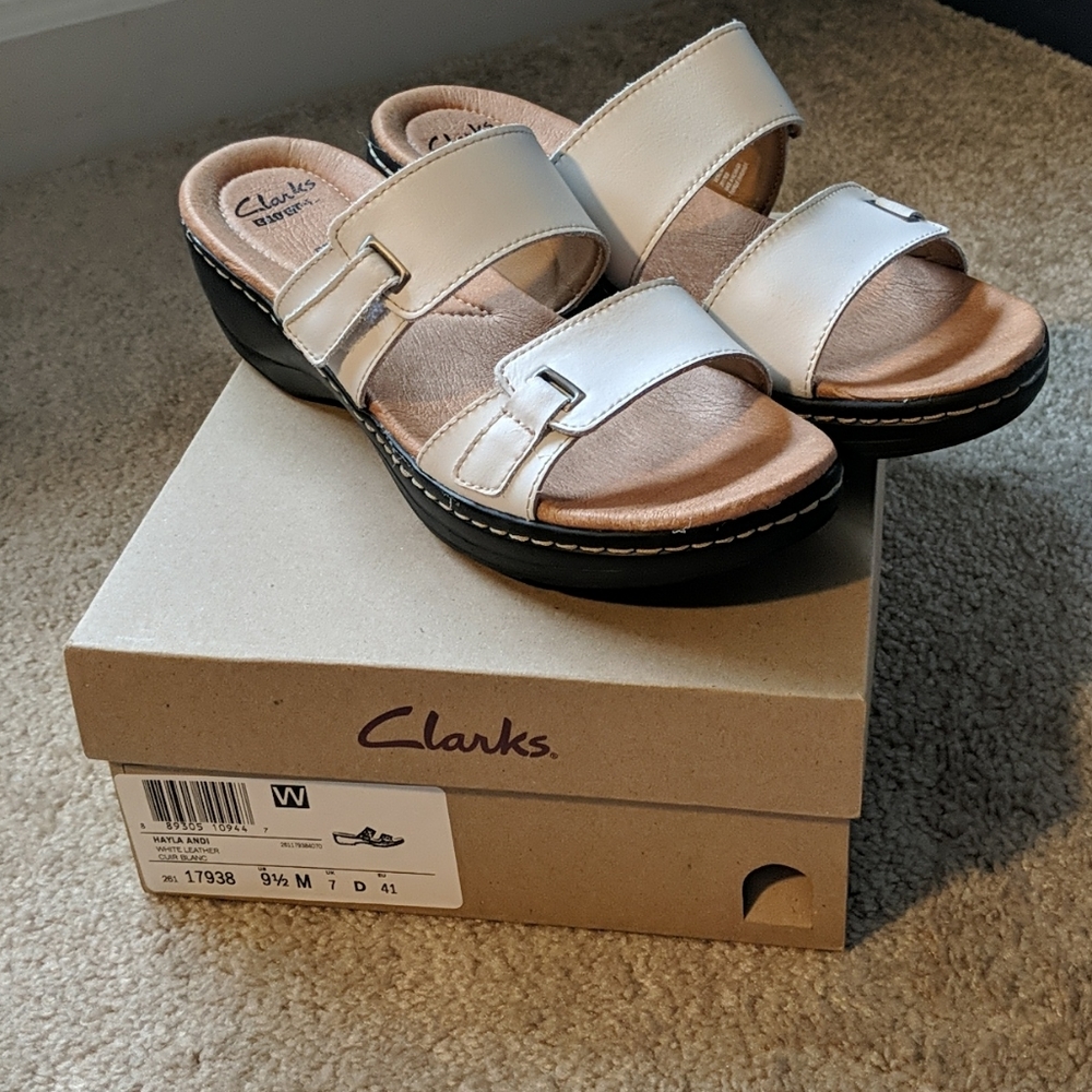 **PRICE DROP** Clarks Sandals